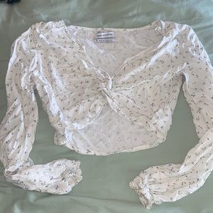 Urban Outfitters Long Sleeve Crop Top 🤍